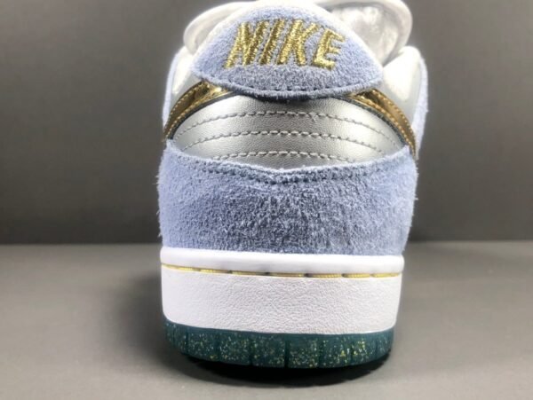 Nike SB Dunk Low Holiday Special "Frozen    DC9936-100 - Image 13