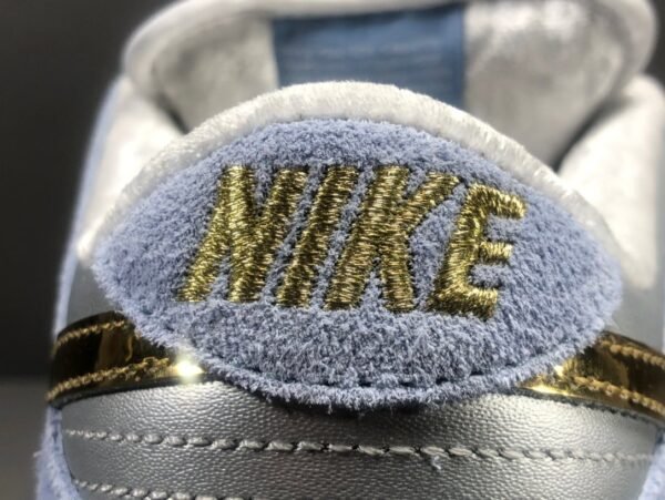 Nike SB Dunk Low Holiday Special "Frozen    DC9936-100 - Image 14
