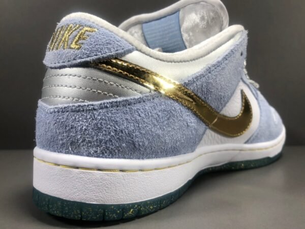 Nike SB Dunk Low Holiday Special "Frozen    DC9936-100 - Image 15