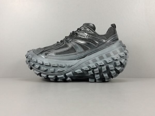 Balenciaga Defender Black  685613 W2RA6 1000