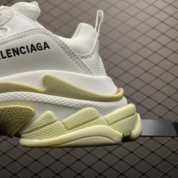 Balenciaga  Triple S Sneaker creamy-white - Image 4