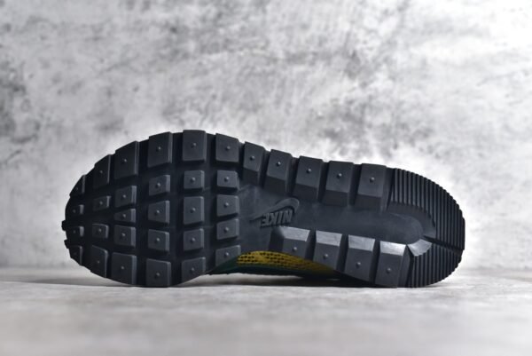 Sacai x VaporWaffle tour yellow    CV1363-700 - Image 6