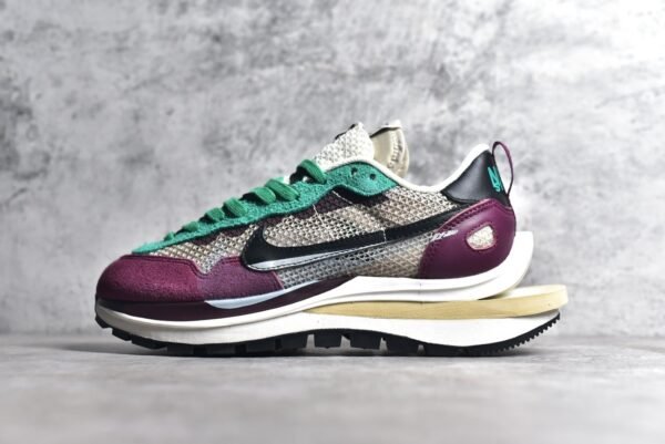 Sacai x VaporWaffle Villain Red Neptune Green    DD3035-200