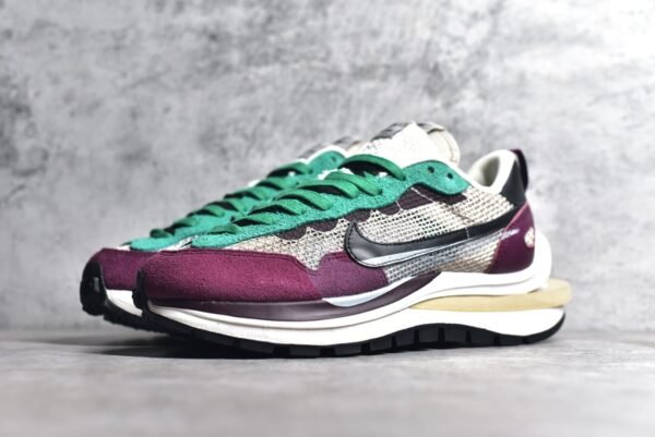 Sacai x VaporWaffle Villain Red Neptune Green    DD3035-200 - Image 2