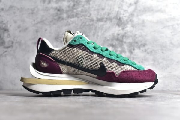 Sacai x VaporWaffle Villain Red Neptune Green    DD3035-200 - Image 3