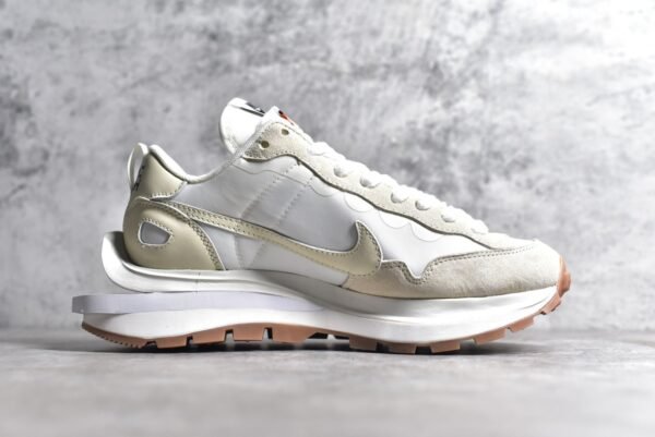 Sacai x VaporWaffle Sail Gum    DD1875-100 - Image 3