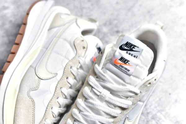 Sacai x VaporWaffle Sail Gum    DD1875-100 - Image 9