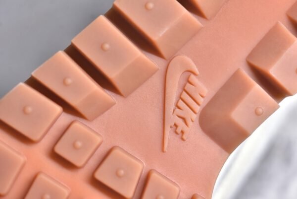 Sacai x VaporWaffle Sail Gum    DD1875-100 - Image 14