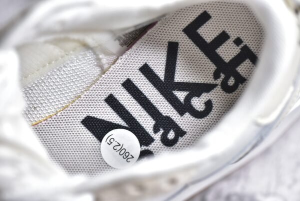 Sacai x VaporWaffle Sail Gum    DD1875-100 - Image 15