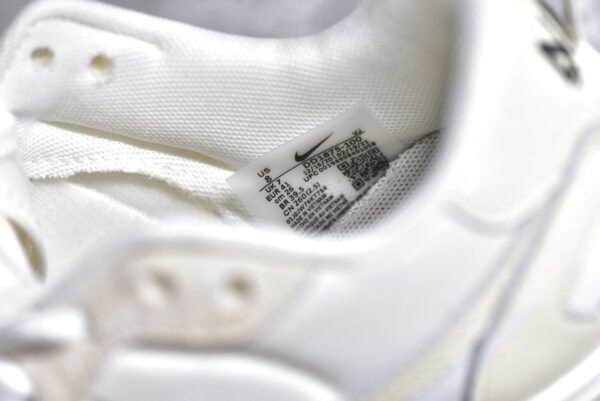 Sacai x VaporWaffle Sail Gum    DD1875-100 - Image 16