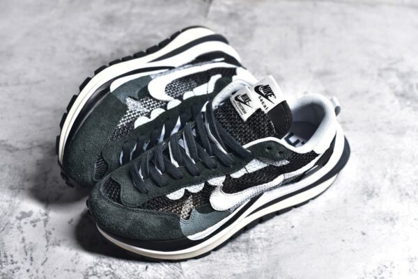 Sacai x VaporWaffle Black White    CV1363-001 - Image 7