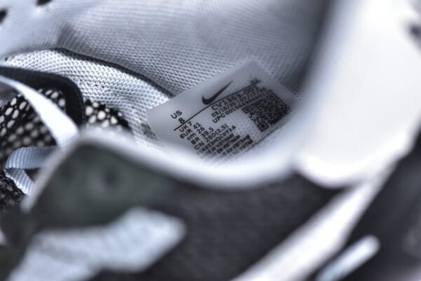 Sacai x VaporWaffle Black White    CV1363-001 - Image 16