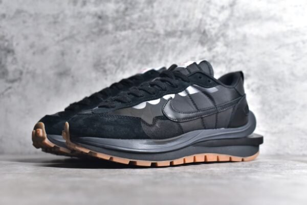 Sacai x VaporWaffle Black Gum    DD1875-001 - Image 2