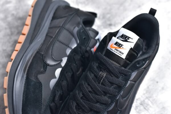 Sacai x VaporWaffle Black Gum    DD1875-001 - Image 9