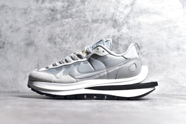 Sacai x VaporWaffle grey    DD1875-108