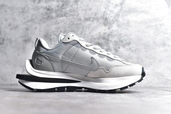 Sacai x VaporWaffle grey    DD1875-108 - Image 3