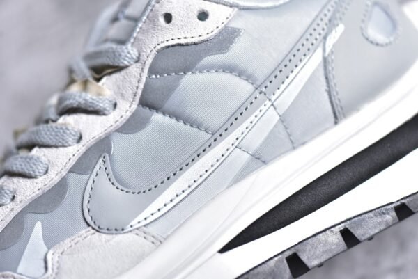Sacai x VaporWaffle grey    DD1875-108 - Image 12
