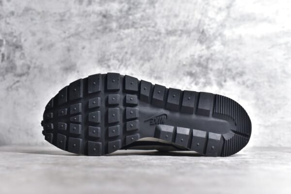 Sacai x VaporWaffle White Black    DD1875-102 - Image 6