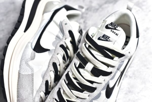 Sacai x VaporWaffle White Black    DD1875-102 - Image 9