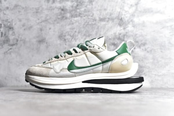 Sacai x VaporWaffle White green    DD1875-102