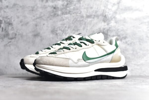 Sacai x VaporWaffle White green    DD1875-102 - Image 2