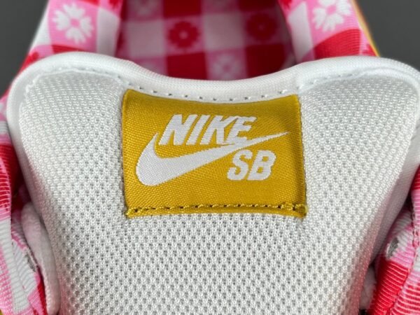 Nike SB Dunk Low Yellow Lobster    313170-137 - Image 15