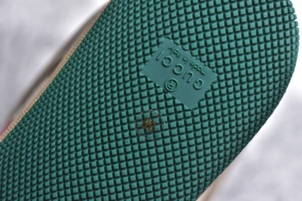 GUCCl  Screener Powder green  570443 9Y920 9665 - Image 14