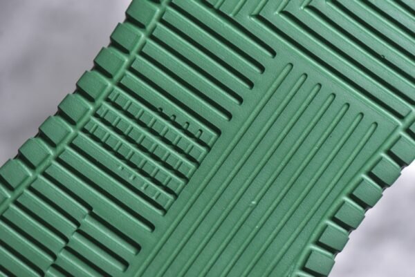 Guccl Chunky B Screener GG - Image 14