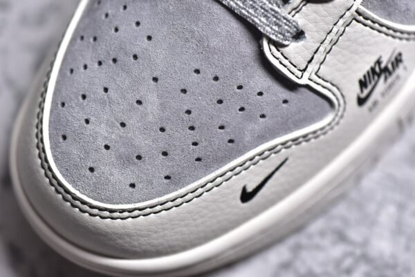 Nike SB Dunk Low Stusey Collaboration - Grey White Light Grey Hook    SJ2068-302 - Image 10