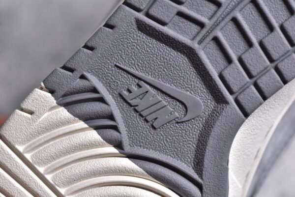 Nike SB Dunk Low Stusey Collaboration - Grey White Light Grey Hook    SJ2068-302 - Image 14