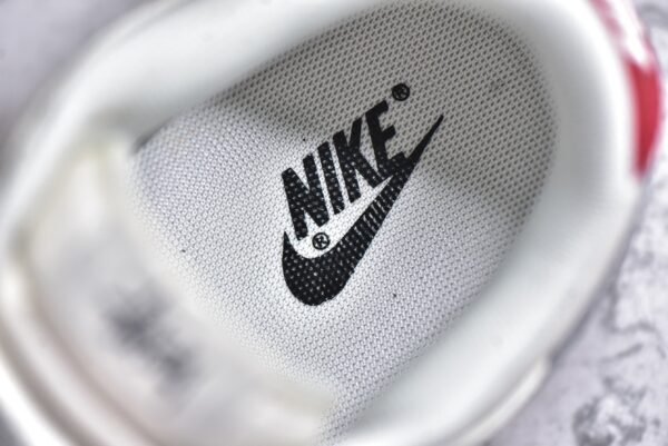 Nike SB Dunk Low Stusey Collaboration - Grey White Light Grey Hook    SJ2068-302 - Image 15