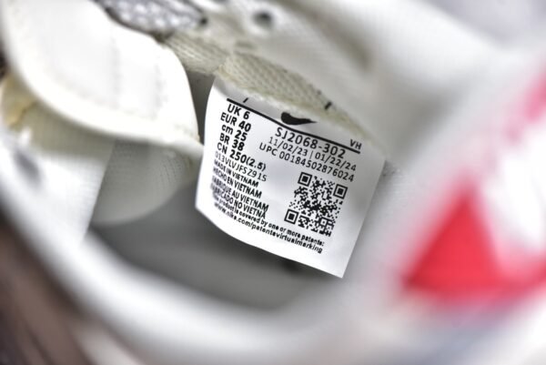 Nike SB Dunk Low Stusey Collaboration - Grey White Light Grey Hook    SJ2068-302 - Image 16