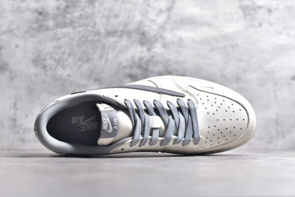 Travis Scott x Fragment Design x Air Jordan 1 Low OG SP Supreme Collaboration - Mi Bai Zinc Grey     XZ1168-003 - Image 4