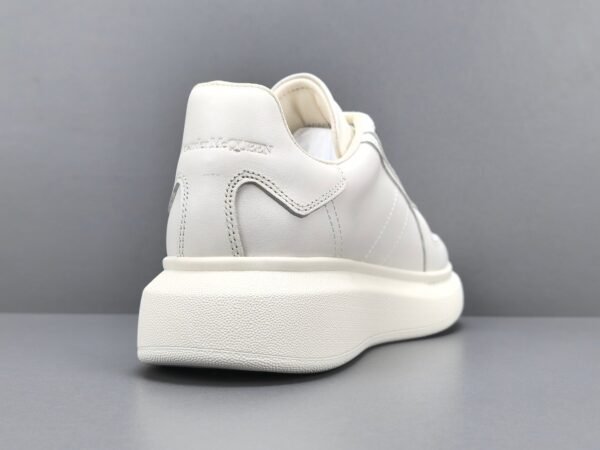 Alexander McQueen - Image 7