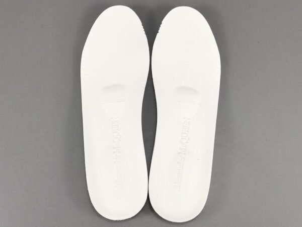 Alexander McQueen - Image 16