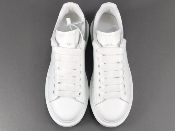 Alexander McQueen White silver tail - Image 4