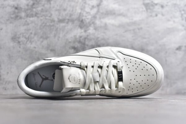 Travis Scott x Air Jordan AJ1 Low OG SP TS Limited to relatives and friends Pure white    TD1228-111 - Image 4