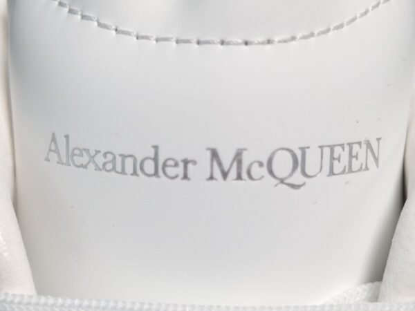 Alexander McQueen Golden tail - Image 15