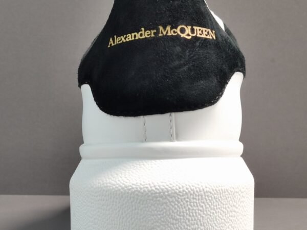 Alexander McQueen  Black tail - Image 13