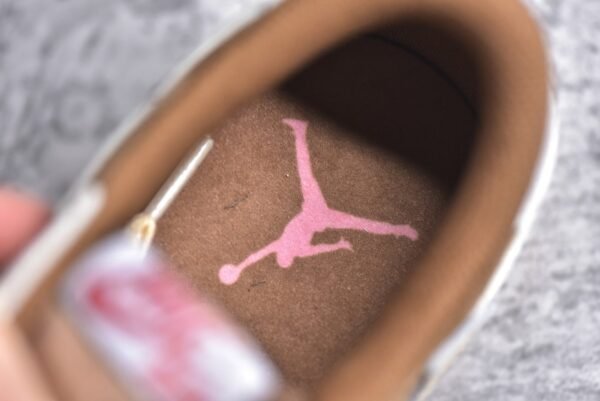 Travis Scott x Jordan Air Jordan 1 Low OG Tan  DM7866-106 - Image 16