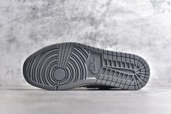 Air Jordan AJ1 Low Low cut series custom color matching    DM5688-111 - Image 17