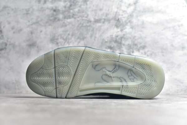 KAWS x Air Jordan AJ4  Graffiti collaboration in black and green    930155-001 - Image 5