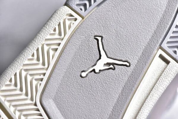 Jordan Air Jordan 4 "Light Iron Ore" "Frozen Moments"  Liquid silver gray    AQ9129-001 - Image 17