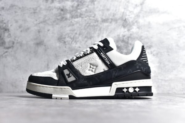 Louis Vuitton LV Trainer White Black     1A9JG9